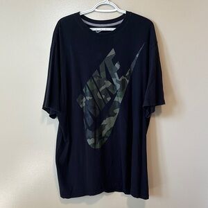 Nike Men's Black Tee with Camo Logo size 3xl